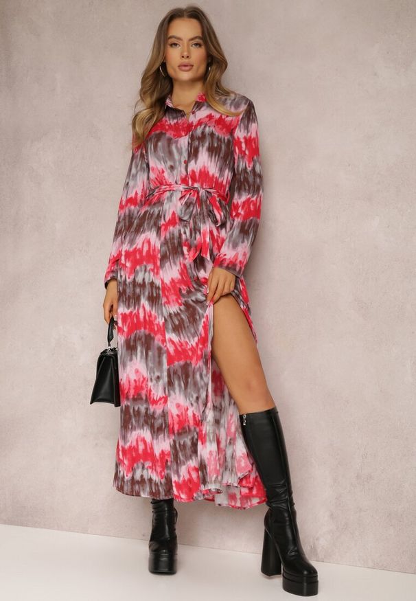 Renee - Czerwona Sukienka Thronanthe. Kolor: czerwony. Długość rękawa: długi rękaw. Typ sukienki: koszulowe. Długość: maxi