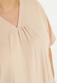 Born2be - Beżowa Sukienka z Bawełną o Pudełkowym Kroju z Ozdobnym Marszczeniem Telisea. Okazja: na co dzień. Kolor: beżowy. Materiał: bawełna. Sezon: lato. Typ sukienki: proste. Styl: klasyczny, casual #5