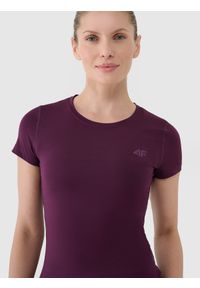 4f - 4F Koszulka treningowa regular szybkoschnąca damska - fioletowa XS. Kolor: fioletowy. Materiał: dzianina, poliester, materiał, włókno, elastan. Długość rękawa: krótki rękaw. Długość: krótkie. Wzór: jednolity, gładki, ze splotem. Sport: fitness #2