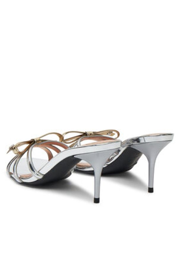 Love Moschino - LOVE MOSCHINO Klapki JA28036G1MJE190A Srebrny. Kolor: srebrny. Materiał: skóra