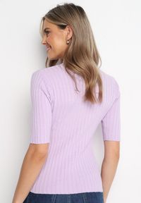 Born2be - Fioletowy Sweter Golf w Szerokie Prążki z Krótkimi Rękawami Alexzandre. Typ kołnierza: golf. Kolor: fioletowy. Długość rękawa: krótki rękaw. Długość: krótkie. Wzór: prążki. Sezon: wiosna, jesień, zima #3