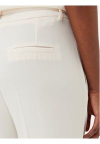 Marella Spodnie materiałowe Lello 2513131152200 Biały Regular Fit. Kolor: biały. Materiał: syntetyk