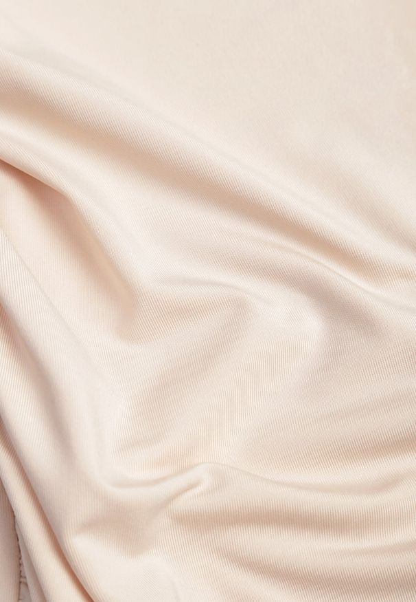 Renee - Beżowa Sukienka Midi z Kwadratowym Dekoltem i Drapowaniem Charloti. Okazja: na randkę. Typ kołnierza: dekolt kwadratowy. Kolor: beżowy. Materiał: materiał, wiskoza. Długość rękawa: krótki rękaw. Długość: midi