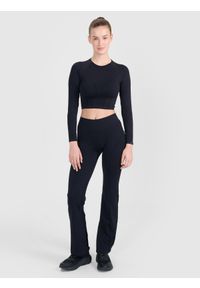 4f - Longsleeve treningowy crop-top z wycięciem na plecach damski - czarny. Kolor: czarny. Długość rękawa: długi rękaw