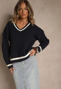 Renee - Granatowy Sweter w Stylu Preppy z Dodatkiem Kaszmiru i Warkoczowym Splotem Belmire. Okazja: na co dzień. Typ kołnierza: dekolt w serek. Kolor: niebieski. Materiał: kaszmir. Wzór: ze splotem. Styl: casual, klasyczny #7