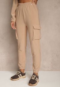 Renee - Ciemnobeżowy Komplet Dresowy Cargo Bluza ze Stójką i Spodnie Jogger Litene. Kolor: beżowy. Materiał: dresówka. Sport: turystyka piesza #4
