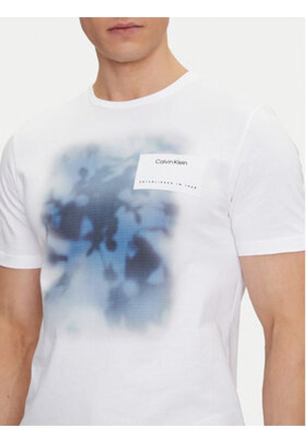 Calvin Klein T-Shirt Photo Print K10K114157 Biały Regular Fit. Kolor: biały. Materiał: bawełna. Wzór: nadruk