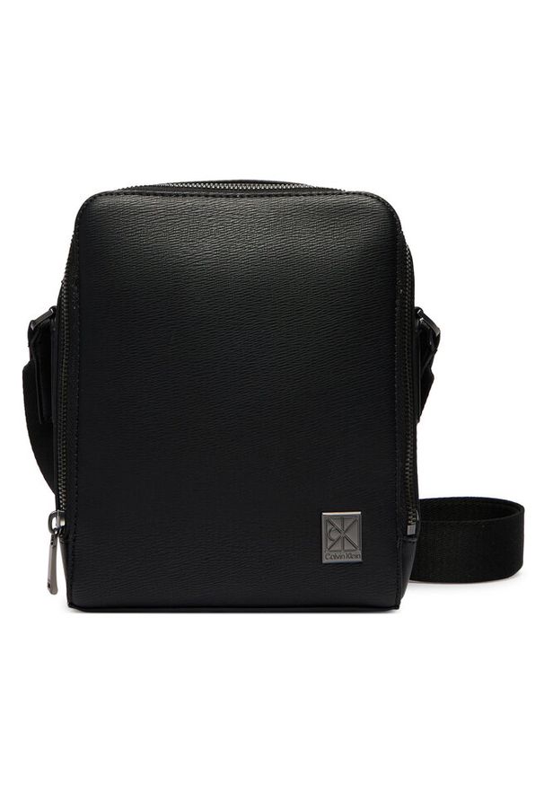 Saszetka Calvin Klein. Kolor: czarny