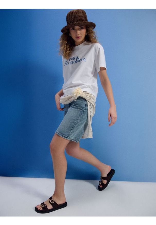 Sinsay - Szorty jeansowe bermudy - turkusowy. Kolor: turkusowy. Materiał: jeans