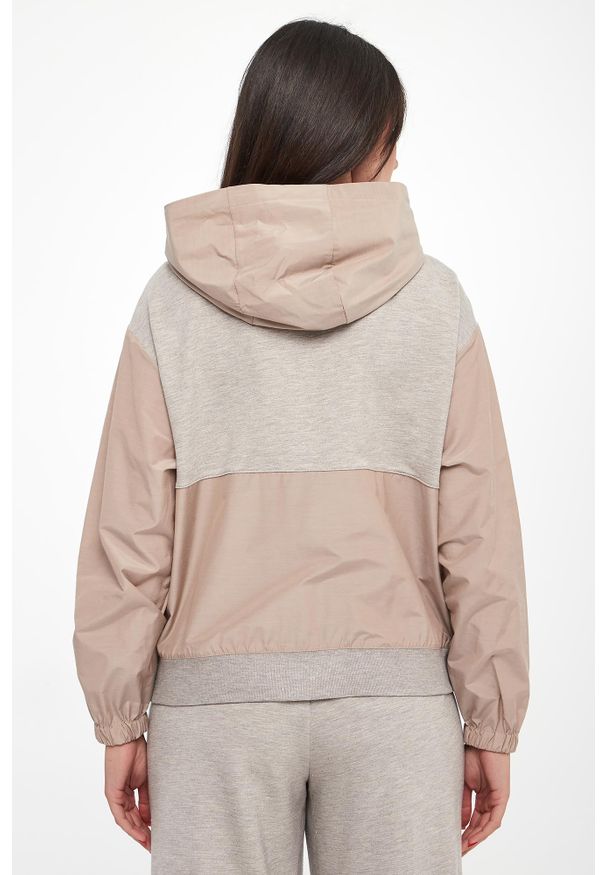 Bluza damska z kapturem PESERICO. Typ kołnierza: kaptur