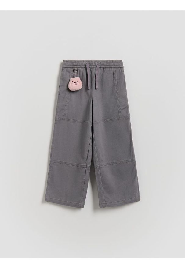 Reserved - GIRLS` TROUSERS & PENDANT - ciemnoszary. Kolor: szary. Materiał: bawełna, tkanina