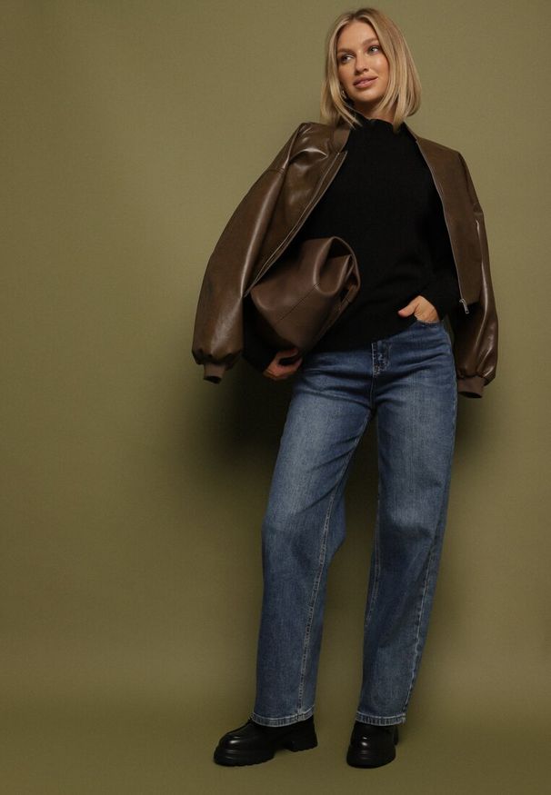 Born2be - Czarny Sweter z Wełną i Wiskozą o Prostym Fasonie z Półgolfem Giolera. Okazja: do pracy, na co dzień, na spotkanie biznesowe. Kolor: czarny. Materiał: wełna, wiskoza. Długość rękawa: długi rękaw. Długość: długie. Styl: casual, elegancki, biznesowy