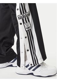 Adidas - adidas Spodnie dresowe Adibreak Classic KD4094 Czarny Regular Fit. Kolor: czarny. Materiał: syntetyk #4