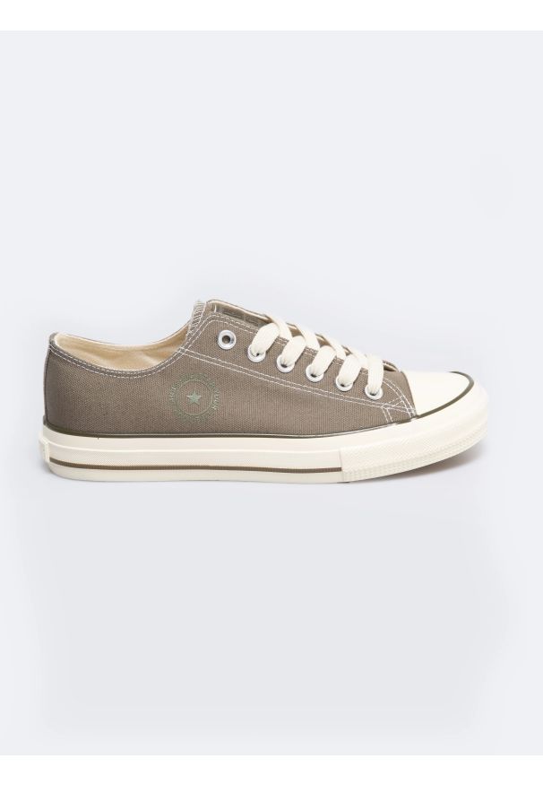 Big-Star - Trampki męskie niskie khaki RR174617 303. Okazja: na co dzień, do pracy, na spacer. Wysokość cholewki: przed kostkę. Kolor: zielony. Materiał: materiał. Szerokość cholewki: normalna. Styl: klasyczny, elegancki, casual