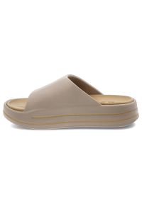 Big-Star - Klapki damskie Big Star, wodoodporne na grubej platformie profilowane na basen na wakacje, beżowe, SS274424. Okazja: na spacer, na co dzień, na plażę. Kolor: beżowy. Materiał: materiał. Sezon: lato. Obcas: na platformie. Styl: wakacyjny #3