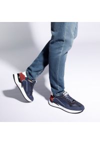 Wittchen - Męskie sneakersy skórzane z motywem w jodełkę niebiesko-czerwone. Nosek buta: okrągły. Kolor: wielokolorowy, czerwony, niebieski. Materiał: skóra. Wzór: jodełka #4