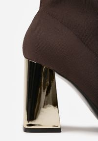 Born2be - Brązowe Eleganckie Botki VICES na Słupku ze Skarpetkową Cholewką Rasoria. Okazja: na co dzień, do pracy, na spotkanie biznesowe. Zapięcie: bez zapięcia. Kolor: brązowy. Materiał: skóra, satyna. Szerokość cholewki: normalna. Obcas: na słupku. Styl: elegancki #5