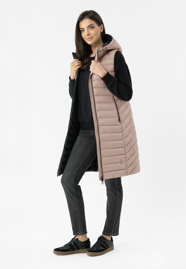 Volcano - Długi bezrękawnik V-CLARA. Okazja: na co dzień. Typ kołnierza: kaptur. Materiał: materiał. Długość rękawa: bez rękawów. Długość: długie. Styl: casual