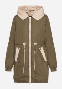 Born2be - Ciemnozielona Kurtka Parka z Kapturem i Ściągaczem w Pasie Sizana. Okazja: na co dzień, na spacer. Typ kołnierza: kaptur. Kolor: zielony. Materiał: jeans. Styl: klasyczny, casual, elegancki #6