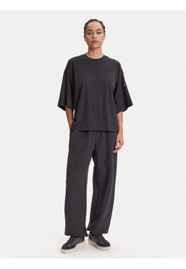 Adidas - adidas T-Shirt ALL SZN Soft Lux JM3800 Czarny Loose Fit. Kolor: czarny. Materiał: bawełna