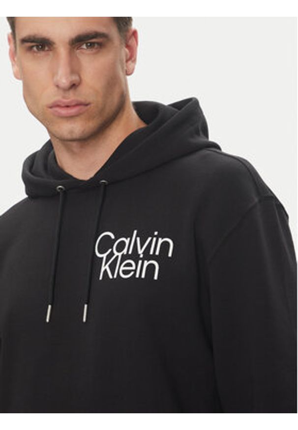 Calvin Klein Bluza LV04RC288G Czarny Regular Fit. Kolor: czarny. Materiał: bawełna