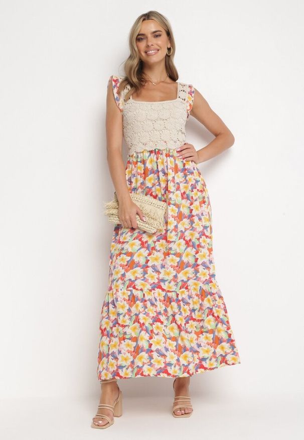 Born2be - Żółto-Czerwona Rozkloszowana Sukienka Maxi z Wiskozy w Kwiatowy Print Jamiliana. Kolor: żółty. Materiał: wiskoza. Długość rękawa: na ramiączkach. Wzór: nadruk, kwiaty. Długość: maxi
