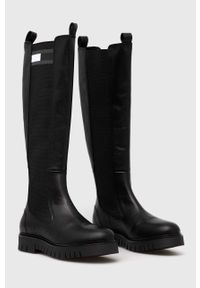 Tommy Jeans kozaki TJW HIGH SHAFT BOOT damskie kolor czarny na płaskim obcasie EN0EN02316. Nosek buta: okrągły. Kolor: czarny. Szerokość cholewki: normalna. Obcas: na obcasie. Wysokość obcasa: niski #4