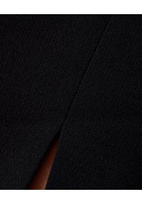 VALENTINO - Czarna sukienka mini z rozporkiem. Okazja: na spotkanie biznesowe. Kolor: czarny. Materiał: wełna. Długość rękawa: długi rękaw. Typ sukienki: dopasowane. Styl: biznesowy, klasyczny. Długość: mini #4