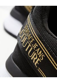 Versace Jeans Couture - VERSACE JEANS COUTURE - Czarne sneakersy z logo. Nosek buta: okrągły. Kolor: czarny #3