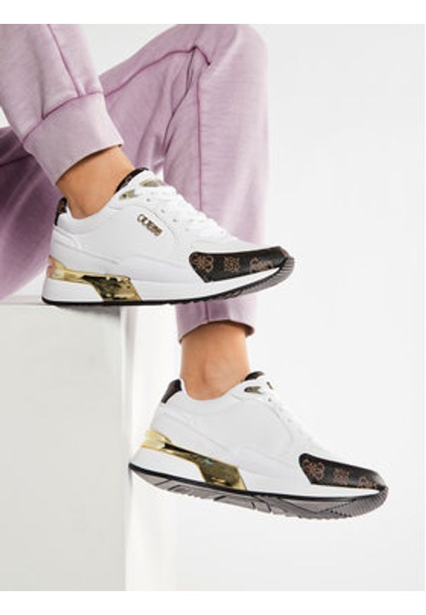 Guess Sneakersy Moxea FL5MOX FAL12 Biały. Kolor: biały. Materiał: skóra