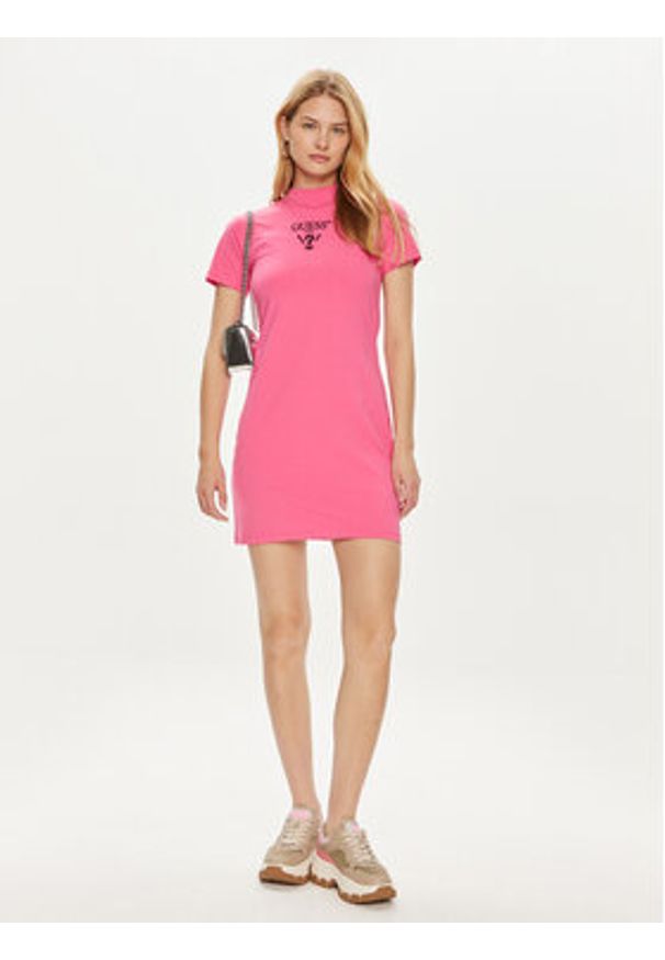 Guess Sukienka codzienna V4YK02 KCDH1 Różowy Regular Fit. Okazja: na co dzień. Kolor: różowy. Materiał: bawełna. Typ sukienki: proste. Styl: casual