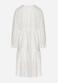 Born2be - Biała Ażurowa Rozkloszowana Sukienka z Bawełny Edilavia. Okazja: na imprezę, do pracy, na co dzień. Kolor: biały. Materiał: bawełna. Wzór: ażurowy. Sezon: lato. Styl: elegancki, casual #5