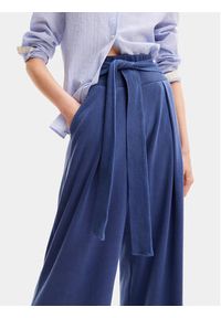Desigual Spodnie materiałowe Tami 24SWPK02 Niebieski Regular Fit. Kolor: niebieski. Materiał: bawełna #3