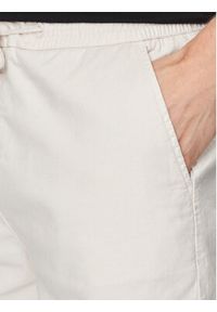 Guess Szorty materiałowe Mick M4GD02 WFBXA Écru Regular Fit. Materiał: bawełna #3