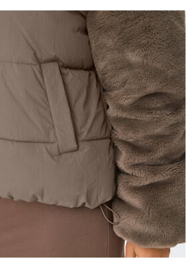 only - ONLY Kurtka zimowa 15292945 Szary Regular Fit. Kolor: szary. Materiał: syntetyk. Sezon: zima