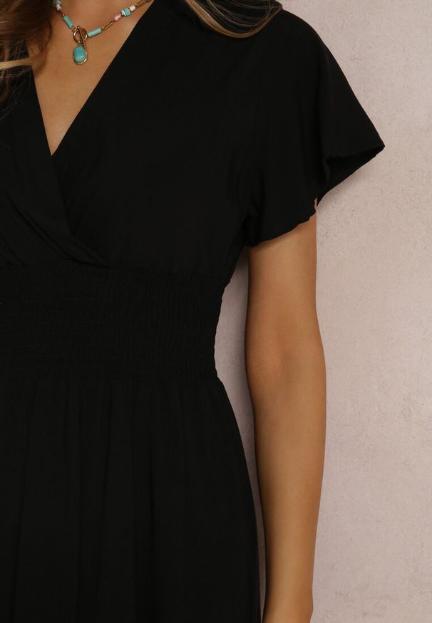 Renee - Czarna Sukienka z Wiskozy Jadith. Okazja: na co dzień. Kolor: czarny. Wzór: gładki. Typ sukienki: kopertowe. Materiał: wiskoza. Długość rękawa: krótki rękaw. Sezon: lato. Styl: casual. Długość: mini