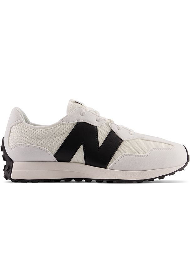 Buty dziecięce New Balance GS327CWB – białe. Kolor: biały. Materiał: guma, syntetyk, zamsz, materiał, skóra. Szerokość cholewki: normalna. Sezon: lato. Sport: turystyka piesza