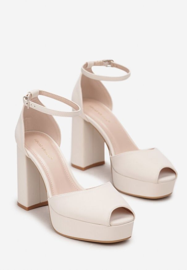 Renee - Beżowe Sandały Peep Toe Na Wysokim Słupku i Platformie Melanish. Nosek buta: otwarty. Zapięcie: pasek. Kolor: beżowy. Obcas: na platformie