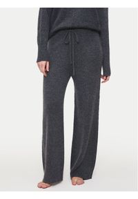Triumph Spodnie materiałowe Amourette Cozy 10225058 Szary Regular Fit. Kolor: szary. Materiał: syntetyk