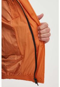Calvin Klein Jeans kurtka męska kolor pomarańczowy zimowa. Kolor: pomarańczowy. Materiał: włókno, materiał. Wzór: nadruk. Sezon: zima #3