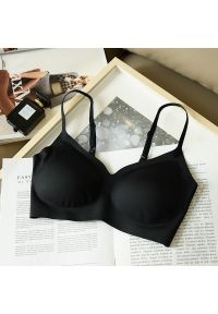 Intica - Biustonosz piankowy bez fiszbin z regulowanymi ramiączkami Anastassiya. Kolor: czarny. Materiał: materiał #1