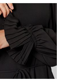 Bruuns Bazaar Sukienka codzienna Camilla Adda BBW3299 Czarny Regular Fit. Okazja: na co dzień. Kolor: czarny. Materiał: syntetyk. Typ sukienki: proste. Styl: casual