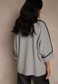 Renee - Szary Sweter Ozdobiony Lamówką na Rękawach Tusenna. Okazja: na co dzień. Kolor: szary. Materiał: jeans. Wzór: aplikacja. Styl: casual, elegancki, wizytowy #3