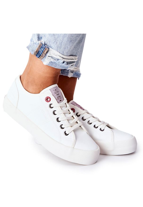 Damskie Trampki Cross Jeans II2R4004C Białe. Kolor: biały. Materiał: materiał, skóra. Styl: klasyczny