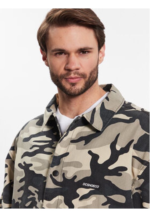 DC Shoes Kurtka przejściowa ADYJK03165 Zielony Boxy Fit. Kolor: zielony. Materiał: bawełna