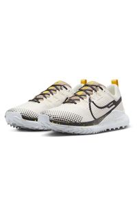 Buty Nike React Pegasus Trail 4 M DJ6158 100 białe. Zapięcie: pasek. Kolor: biały. Szerokość cholewki: normalna. Sport: bieganie #6