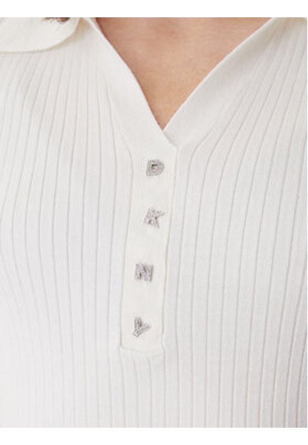 DKNY Polo DJ6R0236 Écru Regular Fit. Typ kołnierza: polo. Kolor: kremowy. Materiał: wiskoza