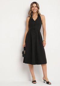 Born2be - Czarna Sukienka na Szyję z Ozdobnymi Guzikami Folorea. Kolor: czarny #5