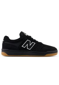 Buty męskie New Balance Numeric NM480SBW – czarne. Kolor: czarny. Materiał: guma, skóra, zamsz, dresówka, materiał, syntetyk. Szerokość cholewki: normalna. Wzór: nadruk. Sport: bieganie