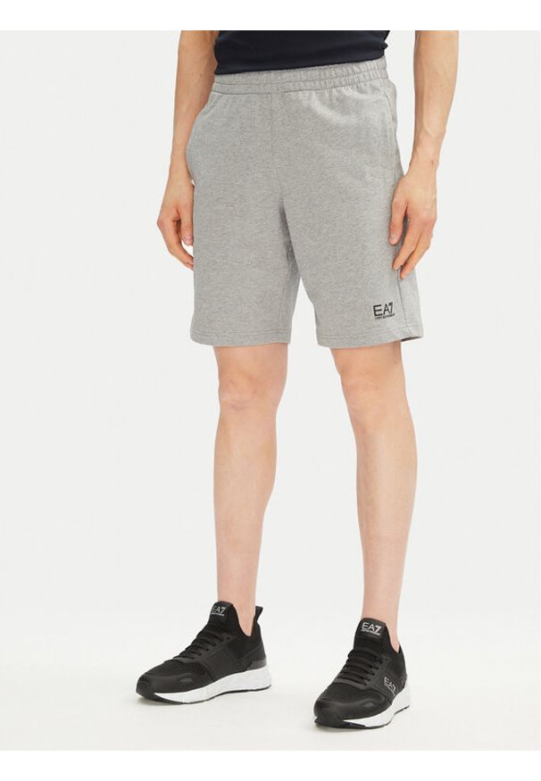 EA7 Emporio Armani Szorty sportowe 8NPS65 PJVRZ 3905 Szary. Kolor: szary. Materiał: bawełna. Styl: sportowy